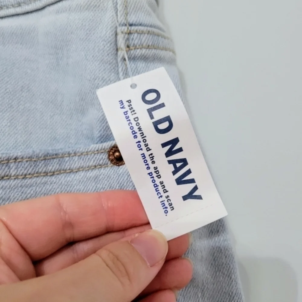 NWT Old Navy High Rise OG Straight Lt Wash Denim Shorts, Sz 22 Casual Cutoffs‎